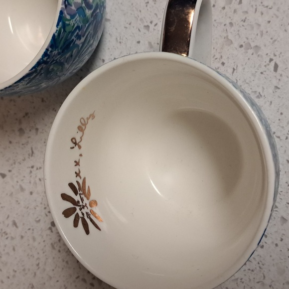 Used Set of 2 Lily Pulitzer mugs - Picture 4 of 7